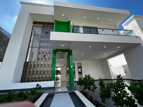 Luxury Casa Nueva En Proyecto Cerrado En Santiago Rd