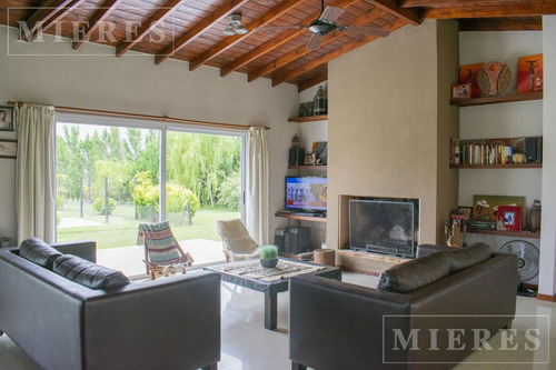 Imagen 12 de 30 de Lindisima Casa En Venta Con Vista Al Lago En Chacras De La Cruz