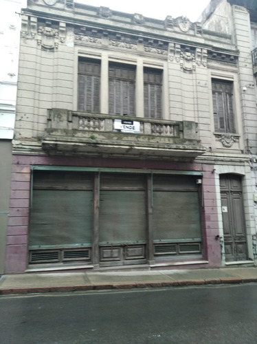 Imagen 1 de 14 de Gran Casa En Calle Colón Muy Buen Estado