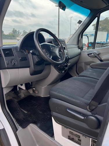 Imagen 8 de 10 de Mercedes-benz Sprinter 2.1 411 Street 116cv 3250 V2 Tn Aa