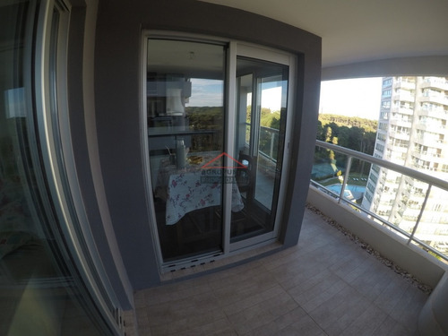Apartamento En Brava, 1 Dormitorio- Ref: 2943