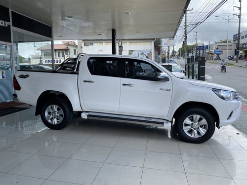 Imagem 6 de 11 de Hilux Cd Sr 4x4 2.8 Tdi Diesel Aut.