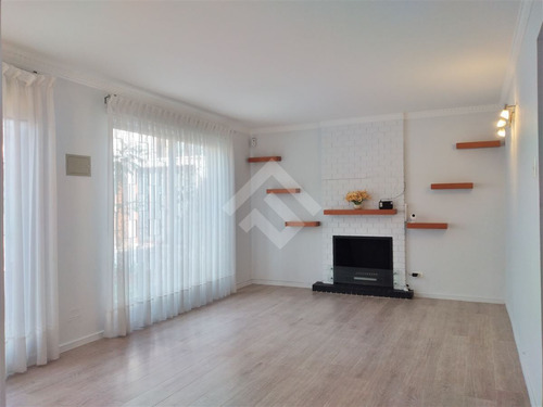 Venta De Dos Casas Las Condes De 4 Dorm / 4 Baños