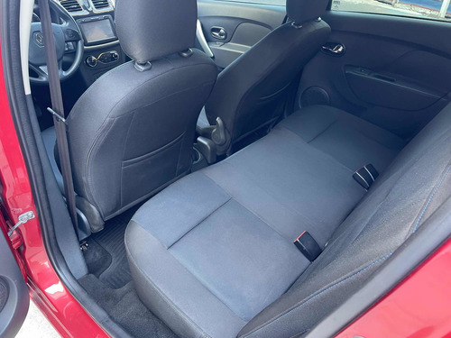 Imagen 13 de 17 de Renault Sandero 1.6 Privilege Pack 105cv