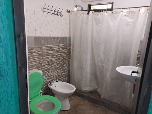 Alquiler De Habitación En Casa De Familia Simples Y Dobles.