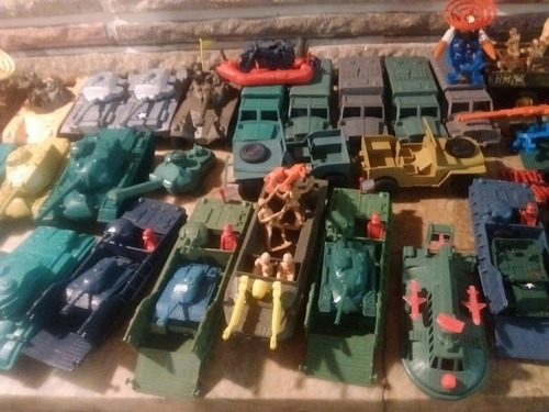 Imagen 2 de 10 de Vehiculos De Plastico Para Soldaditos Anfibios Jeeps Camione