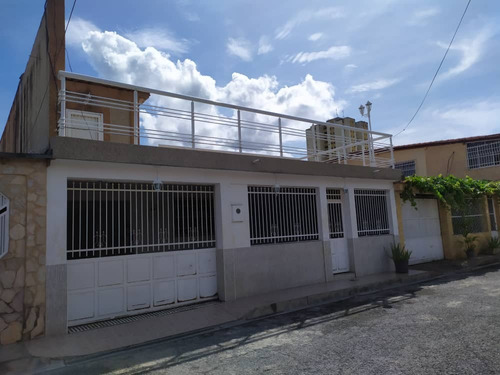 Se Vende Comoda Casa Ubicada En Urb Valle Lindo Turmero, 007jsc