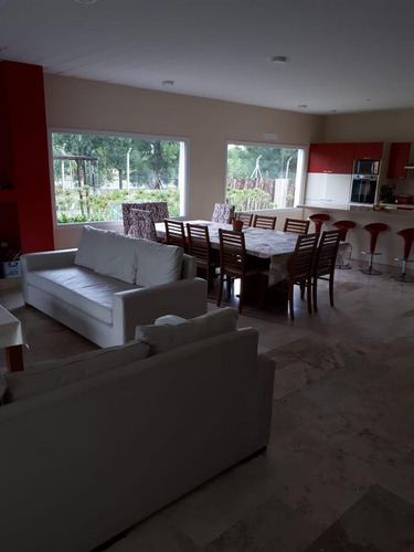 Venta Casa 5 Dormitorios - San Sebastian - Area 1 - Escobar