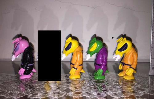 Secret Base / Skull Bee / Kidrobot / Dunny / $300 Cada Uno (Usado)