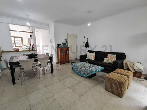 Imagen 3 de 24 de Departamento De 3 Dormitorios En Venta En La Plata