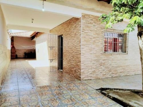 Imagem 7 de 14 de Casa Com Financiamento Bancário, 500 Mts Do Mar, 06 Vagas.