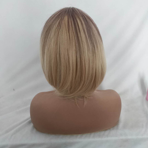 Pelo Sintético Corto Y Rizado Con Degradado Dorado De Colore