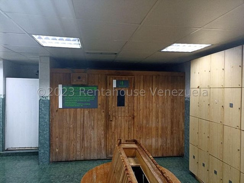 Ana Torres. Local Comercial En Venta 24-5839 En El Valle