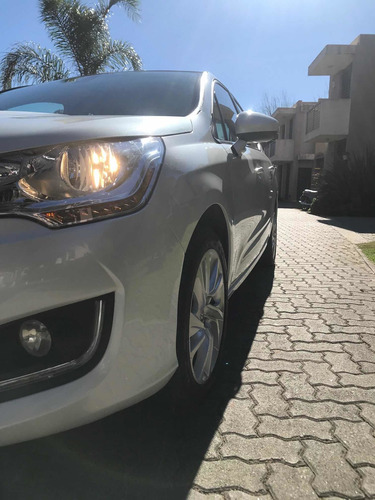Imagen 3 de 8 de Citroën C4 Lounge 2015 1.6 Tendence Hdi 115cv Am16