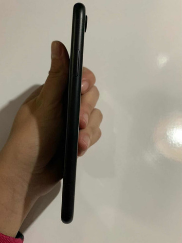 Imagem 3 de 5 de iPhone XR Semi Novo