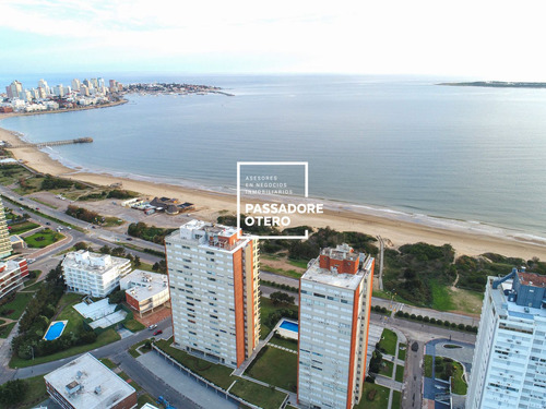 Venta Apartamento 4 Dormitorios Playa Mansa Primera Fila