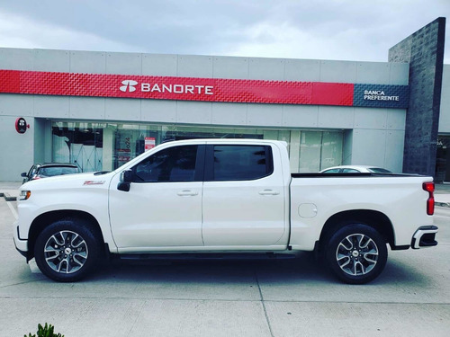 Imagen 8 de 15 de Chevrolet Cheyenne 2020 5.4 2500 Doble Cab Lt Z71 4x4 At