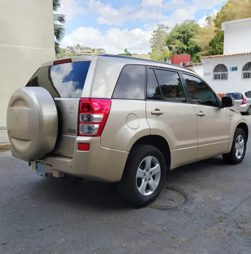 Suzuki Grand Vitara V6
