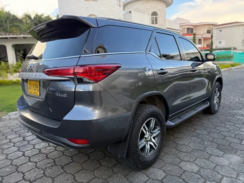 Toyota Fortuner 2.7l