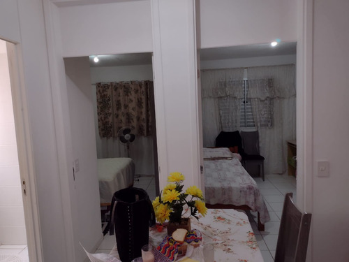 Apartamento, 2 Quartos 1 Banheiro, Cozinha E Sala