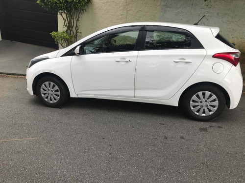 Imagem 2 de 5 de Hyundai Hb20 2015 1.0 Comfort Plus Flex 5p