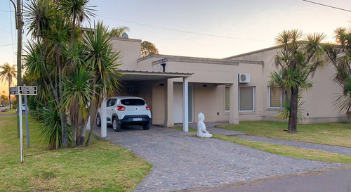 Imagen 2 de 13 de Casa En Alquiler De 3 Ambientes, Los Rosales, Canning.