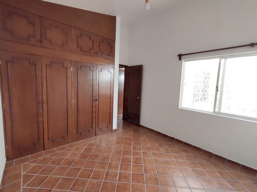 Casa En Un Solo Nivel En Venta En Jardines De Satelite, Cuernavaca Morelos.