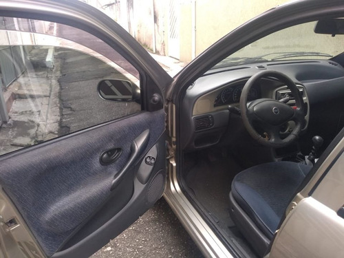 Imagem 10 de 12 de Fiat Siena