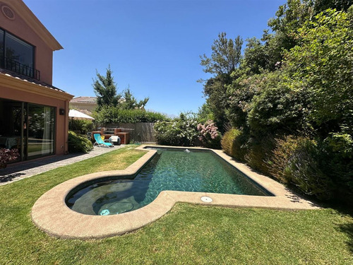 Maravillosa Casa Con Lindo Jardín En Pie Andino