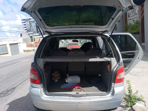 Renault Scenic 1.6 16v Expression Hi-flex 5p
