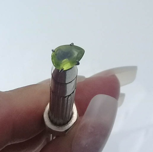 Peridoto 0.830 Cts Gota 6x5 Mm Pedra Preciosa A Verde Translucido Cor Forte Pedra Preciosa Extra Da Bahia Garantia Eterna