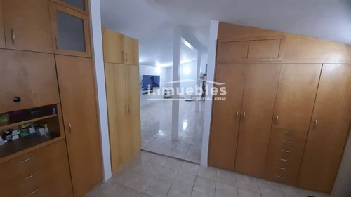 Townhouse En Valle De Chara A Precio De Oportunidad