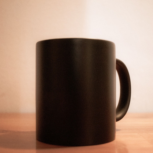 Imagen 4 de 5 de Taza Magica Billie Eilish. Diseño Asleep. Único Modelo