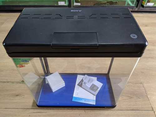 Acuario curvo Boyu MS-520 de 45 litros, color negro, 127 V