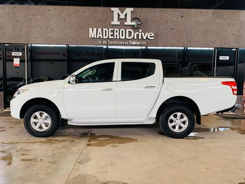 Imagen 4 de 12 de Mitsubishi L200 Modelo 2018
