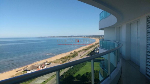 Imagen 2 de 18 de Alquiler Apartamento Primera Linea Playa Mansa