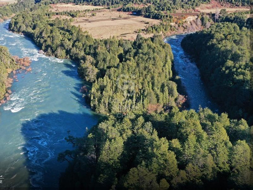 Paraíso Natural A Orillas Del Río Futaleufú