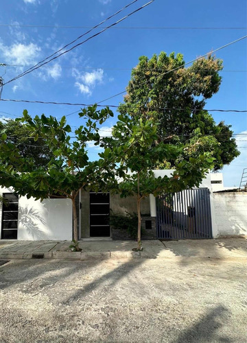Casa De Una Planta, 3 Recámaras Y 3 Baños