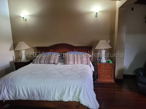 Imagen 7 de 17 de Macaracuay, Casa Ben Construida, Acabados De Primera