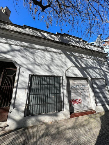 Imagen 1 de 1 de Juan Bautista Alberdi Al 1100 Y Emilio Mitre 220 M2 En Plantas Sin Expensas