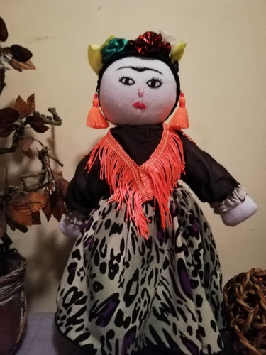 Imagen 2 de 7 de Muñecas De Trapo Artesanales Tai Frida Kahlo