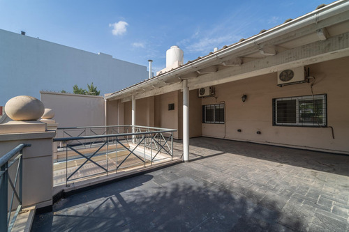 Impecable Casa En Venta Saavedra