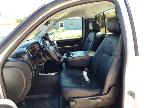 Imagen 8 de 16 de Chevrolet Silverado Lt 4x4
