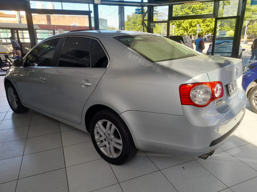 Volkswagen Vento 2.5 Luxury Wood