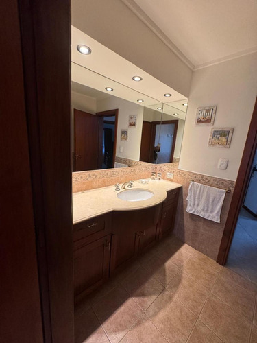 Casa En Venta - 3 Dormitorios 3 Baños - Tandil