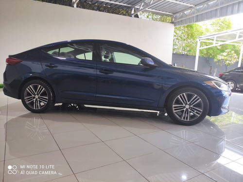 Imagen 4 de 15 de Hyundai Elantra 2017