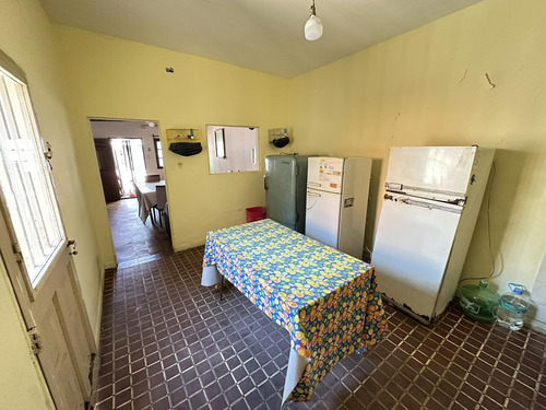 Excelente Casa Lote Propio De 4 Ambientes Con Gran Patio En Mataderos