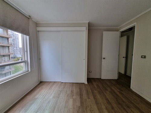 Departamento En Venta De 2 Dorm. San Miguel - Metro Lo Vial