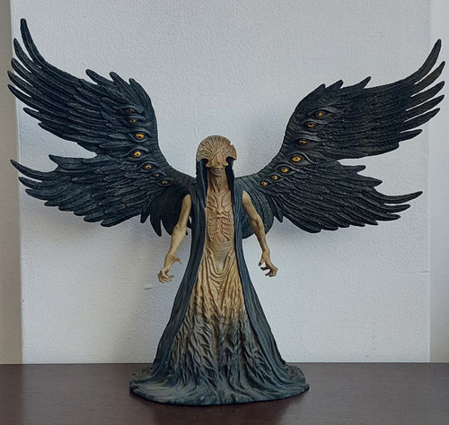 The Angel Of Death The Golden Army Série 2 Hellboy 2 Mezco (Usado)