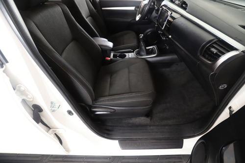 Toyota Hilux 4x2 Srv 2.8 6mt